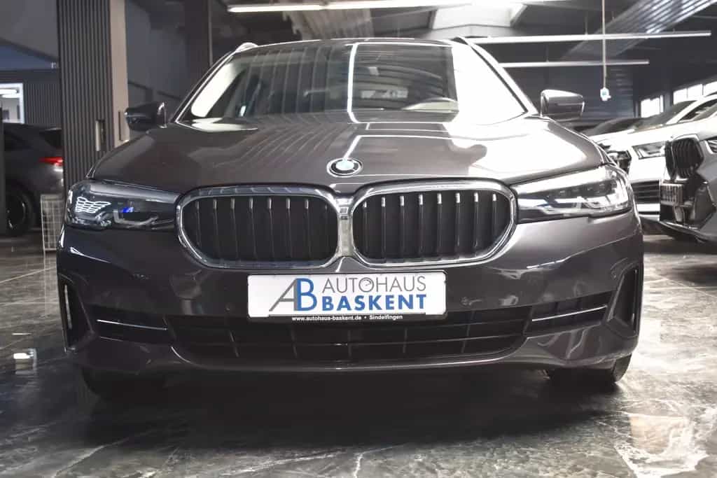 BMW 520 d Touring xDrive*AHK*LED*LIVE COCKPIT*SHZ* 01/2021-photo-10
