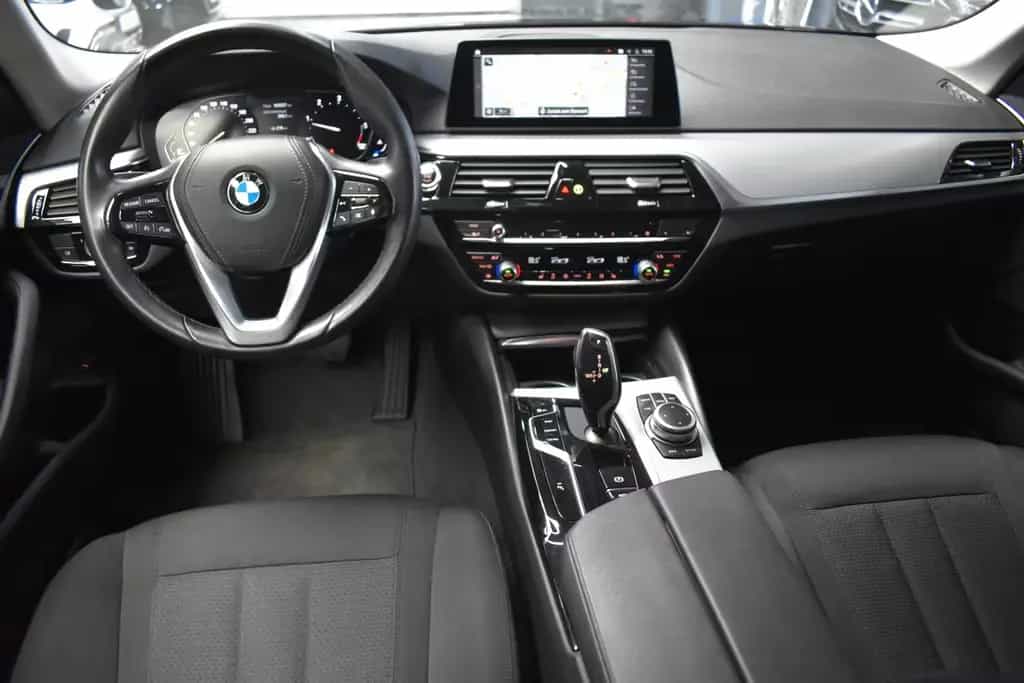 BMW 520 d Touring xDrive*AHK*LED*LIVE COCKPIT*SHZ* 01/2021-photo-11