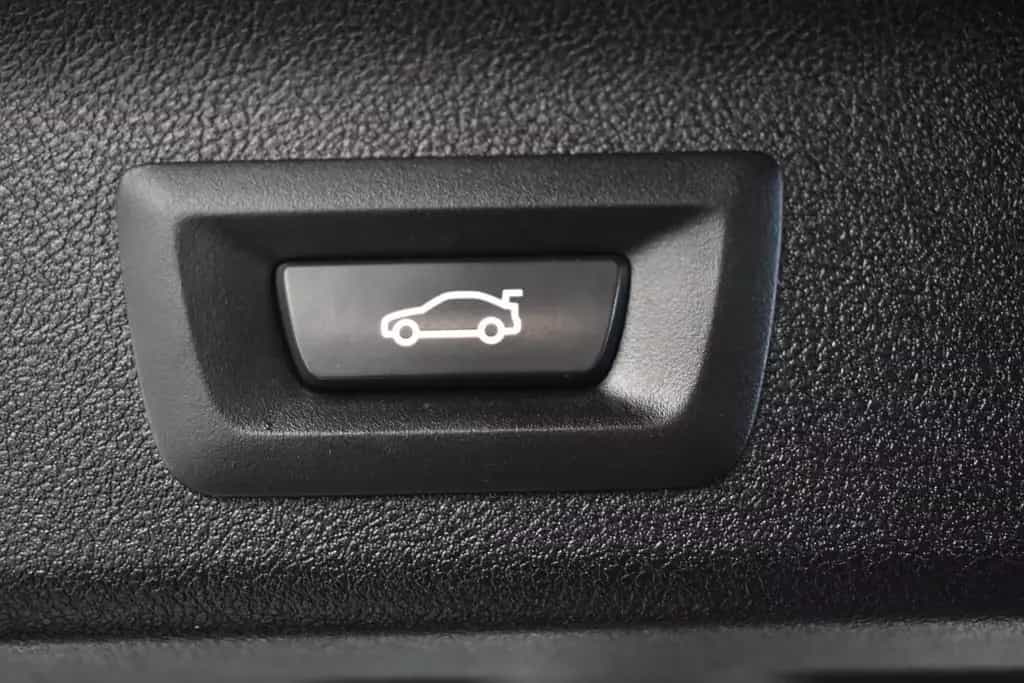 BMW 520 d Touring xDrive*AHK*LED*LIVE COCKPIT*SHZ* 01/2021-photo-17