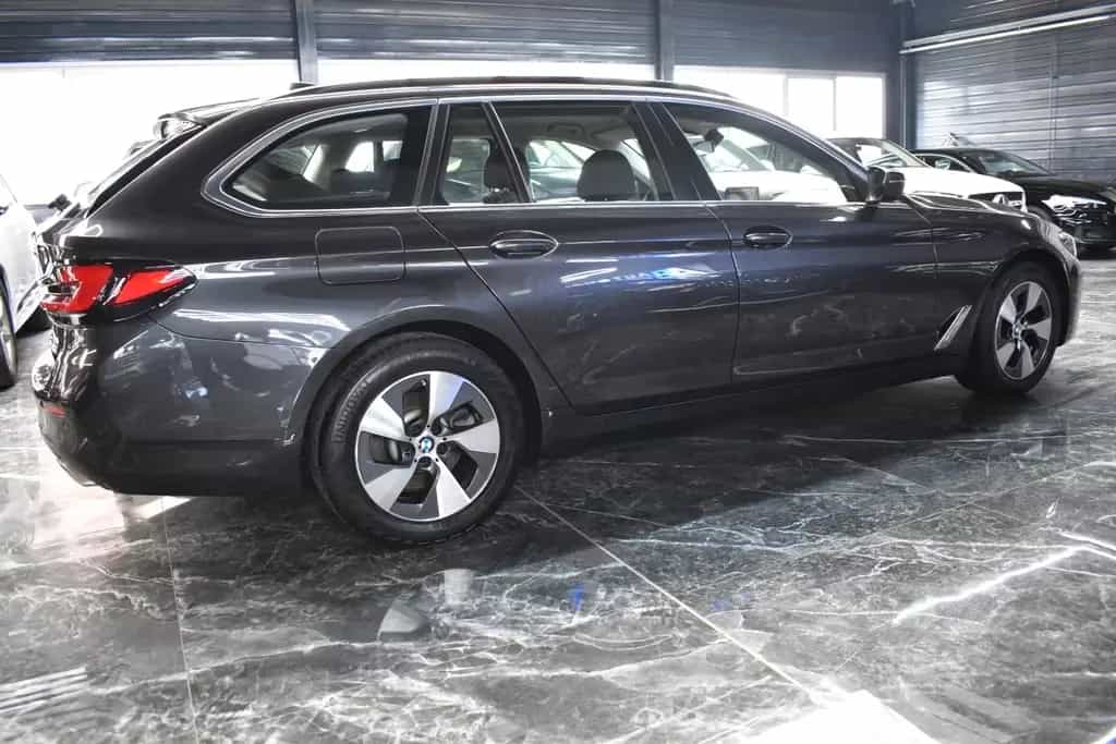 BMW 520 d Touring xDrive*AHK*LED*LIVE COCKPIT*SHZ* 01/2021-photo-18