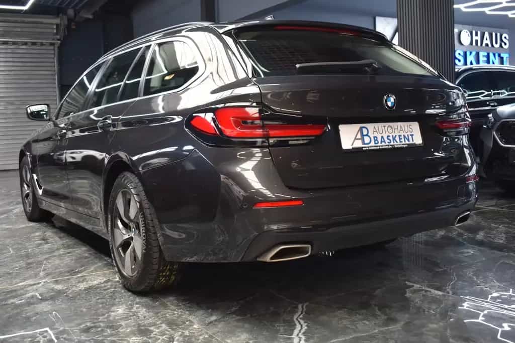 BMW 520 d Touring xDrive*AHK*LED*LIVE COCKPIT*SHZ* 01/2021-photo-20