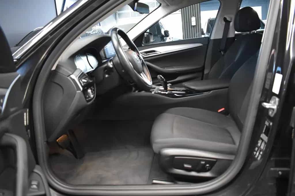 BMW 520 d Touring xDrive*AHK*LED*LIVE COCKPIT*SHZ* 01/2021-photo-21