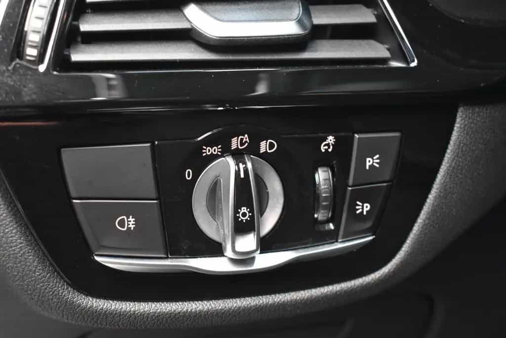 BMW 520 d Touring xDrive*AHK*LED*LIVE COCKPIT*SHZ* 01/2021-photo-27