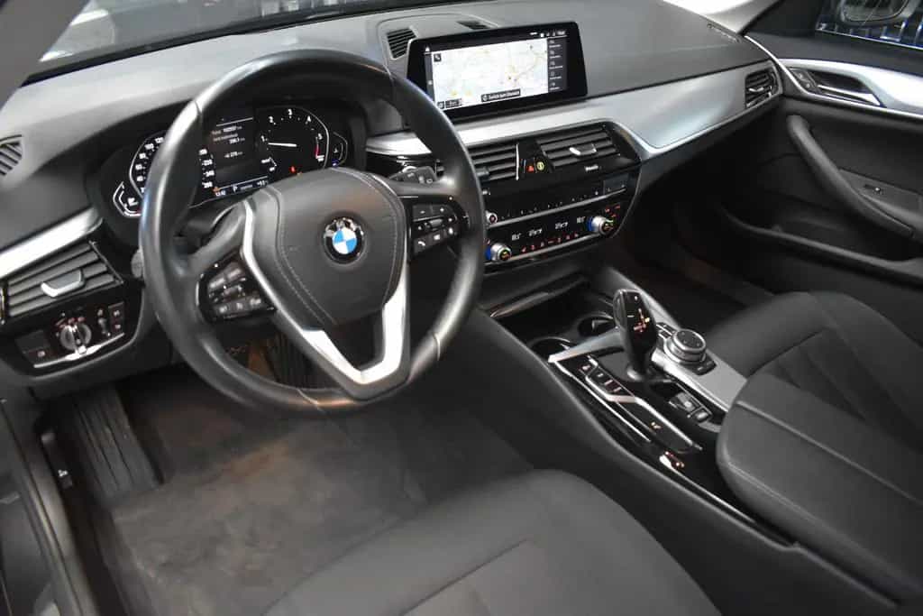 BMW 520 d Touring xDrive*AHK*LED*LIVE COCKPIT*SHZ* 01/2021-photo-29