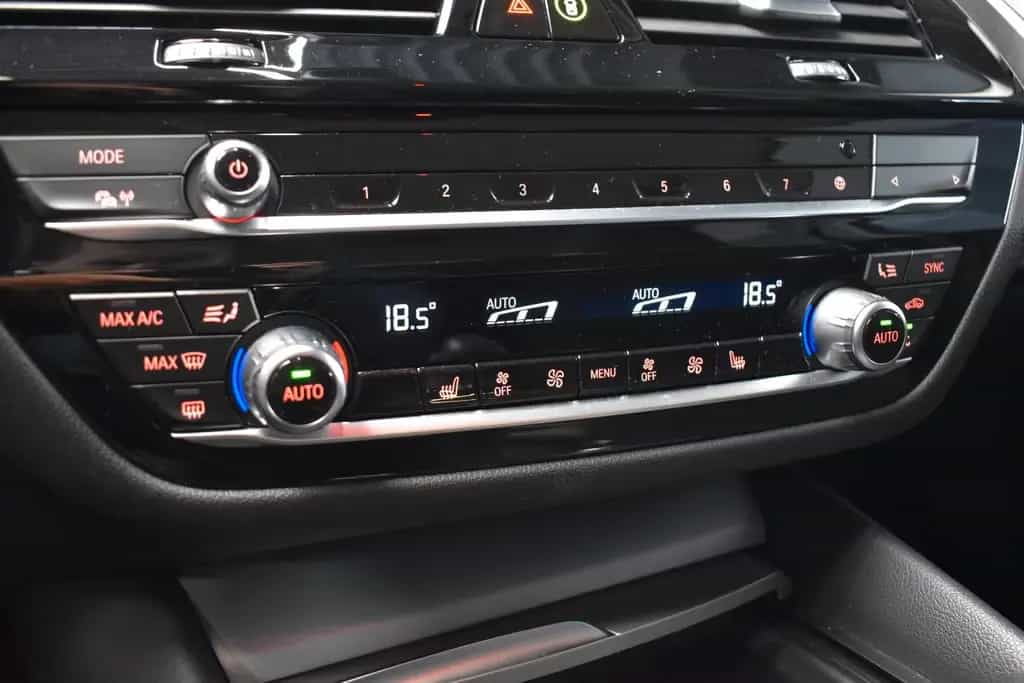 BMW 520 d Touring xDrive*AHK*LED*LIVE COCKPIT*SHZ* 01/2021-photo-3