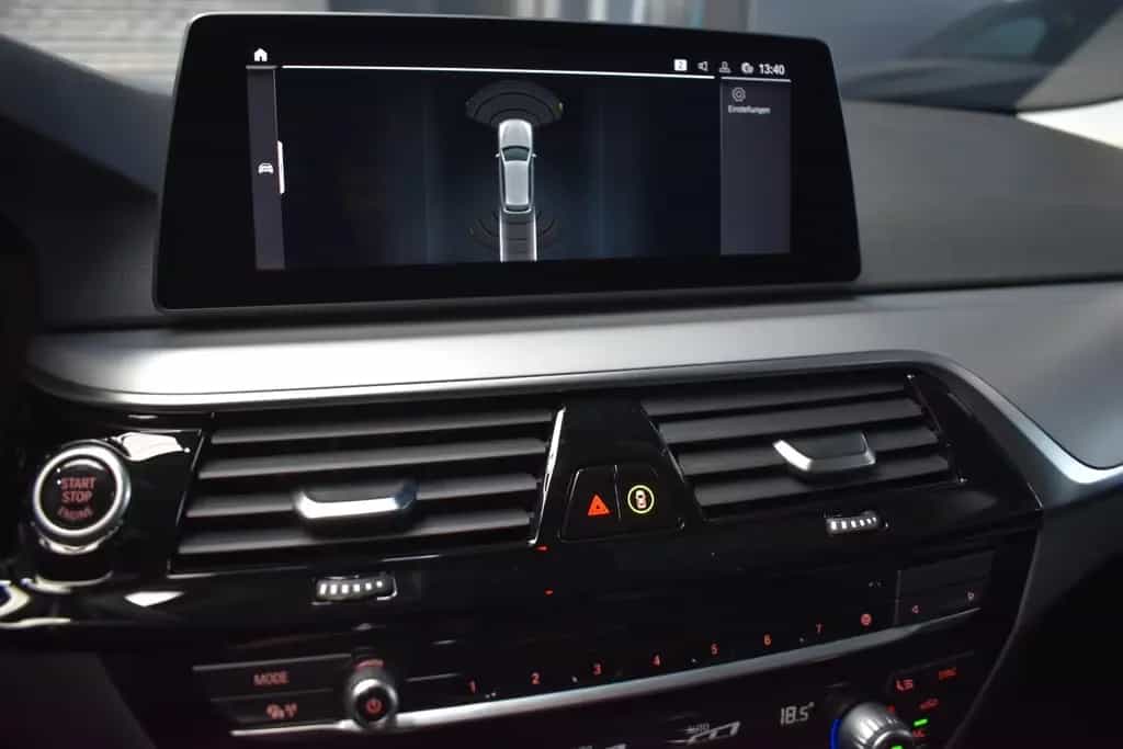 BMW 520 d Touring xDrive*AHK*LED*LIVE COCKPIT*SHZ* 01/2021-photo-4