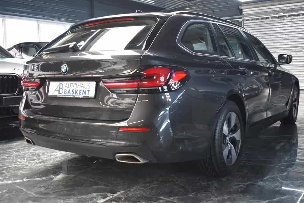 BMW 520 d Touring xDrive*AHK*LED*LIVE COCKPIT*SHZ* 01/2021-photo-5