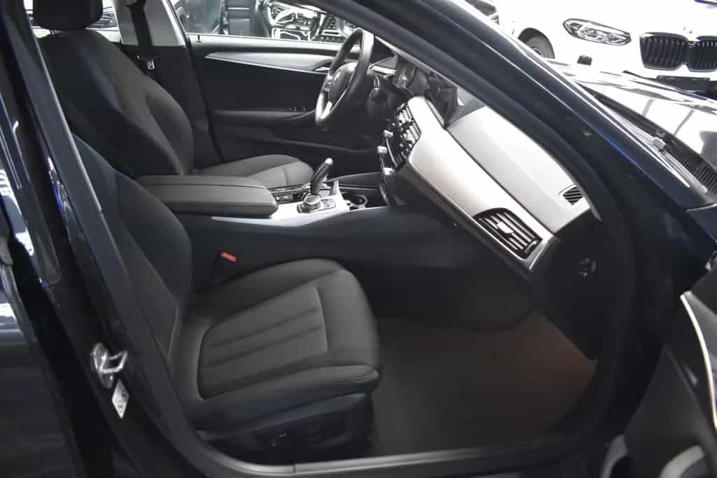 BMW 520 d Touring xDrive*AHK*LED*LIVE COCKPIT*SHZ* 01/2021-photo-6
