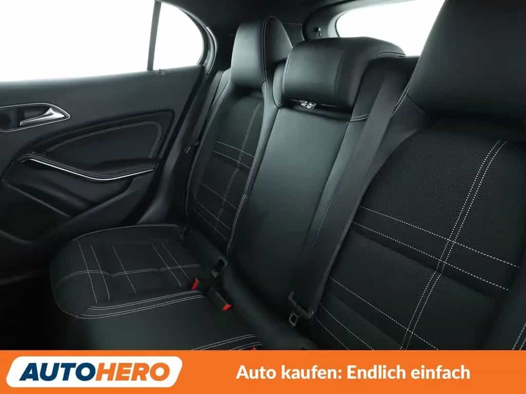 Mercedes-Benz GLA 200 Urban Aut.*NAVI*TEMPO*PDC* 04/2016-photo-13