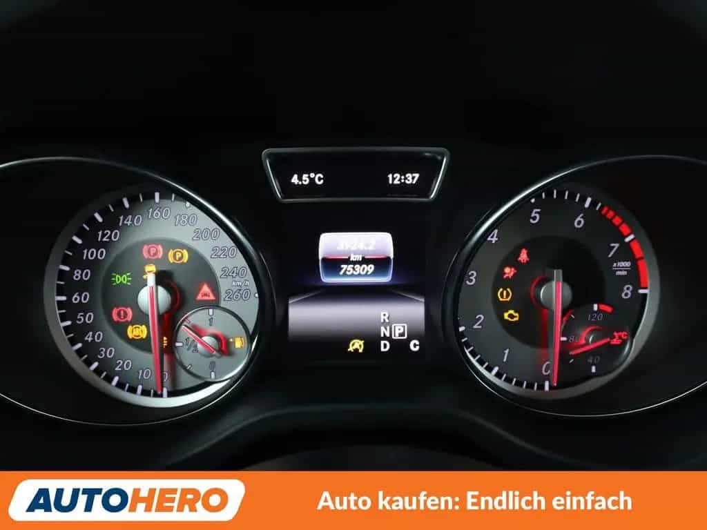 Mercedes-Benz GLA 200 Urban Aut.*NAVI*TEMPO*PDC* 04/2016-photo-19