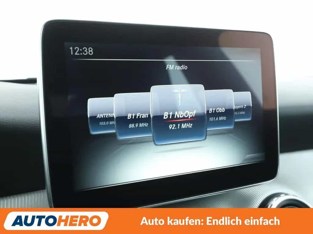 Mercedes-Benz GLA 200 Urban Aut.*NAVI*TEMPO*PDC* 04/2016-photo-20