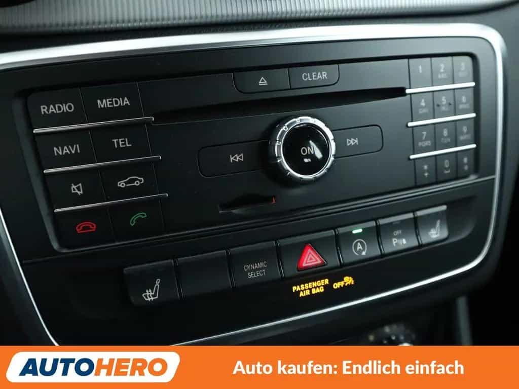 Mercedes-Benz GLA 200 Urban Aut.*NAVI*TEMPO*PDC* 04/2016-photo-21