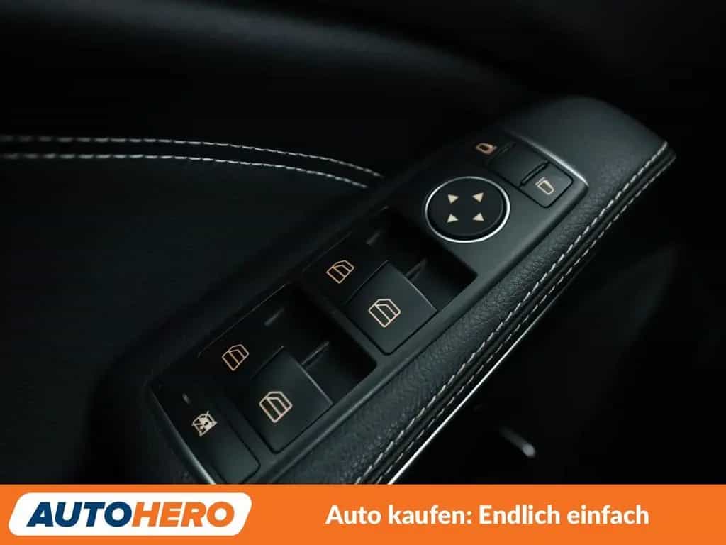 Mercedes-Benz GLA 200 Urban Aut.*NAVI*TEMPO*PDC* 04/2016-photo-24