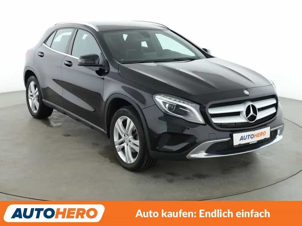 Mercedes-Benz GLA 200 Urban Aut.*NAVI*TEMPO*PDC* 04/2016-photo-7