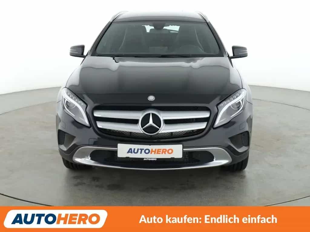 Mercedes-Benz GLA 200 Urban Aut.*NAVI*TEMPO*PDC* 04/2016-photo-8