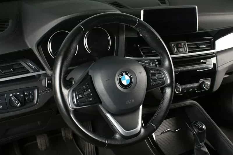 BMW X1 sDrive18i Sport Line AHK Panorama LED Navi 04/2021-photo-11