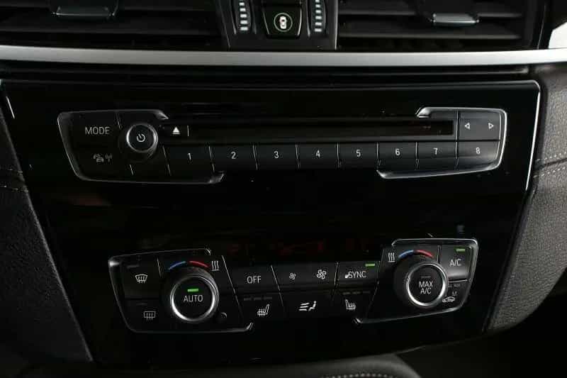 BMW X1 sDrive18i Sport Line AHK Panorama LED Navi 04/2021-photo-12