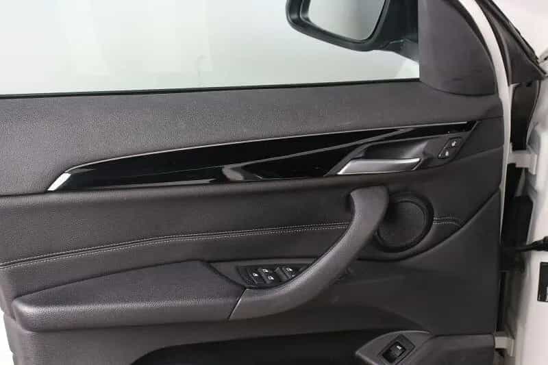 BMW X1 sDrive18i Sport Line AHK Panorama LED Navi 04/2021-photo-16