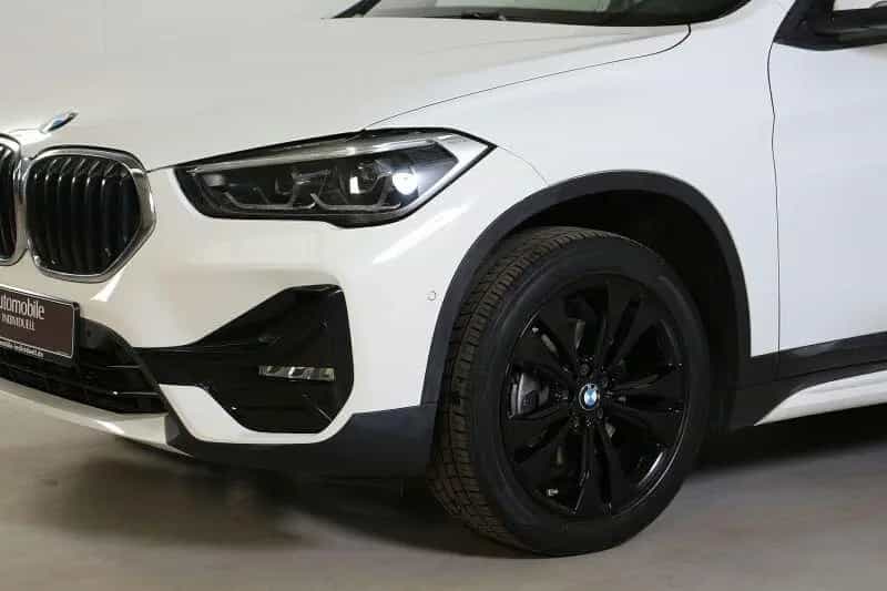 BMW X1 sDrive18i Sport Line AHK Panorama LED Navi 04/2021-photo-17