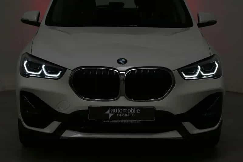 BMW X1 sDrive18i Sport Line AHK Panorama LED Navi 04/2021-photo-18