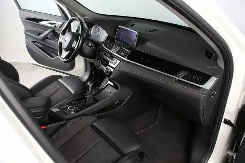 BMW X1 sDrive18i Sport Line AHK Panorama LED Navi 04/2021-photo-5