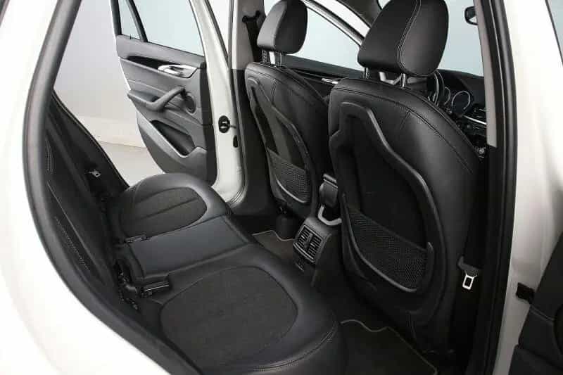 BMW X1 sDrive18i Sport Line AHK Panorama LED Navi 04/2021-photo-7