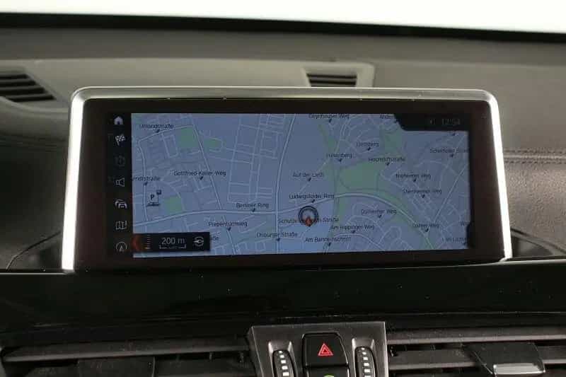 BMW X1 sDrive18i Sport Line AHK Panorama LED Navi 04/2021-photo-9