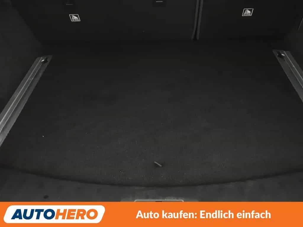 Jaguar E-Pace P250 AWD Aut.*NAVI*TEMPO*CAM*PDC*LIM* 07/2018-photo-17