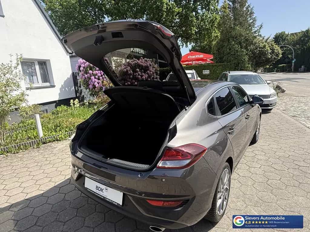 Hyundai i30 Fastback 1,4 TDGI Trend Automatik Navi Kamer 12/2019-photo-20