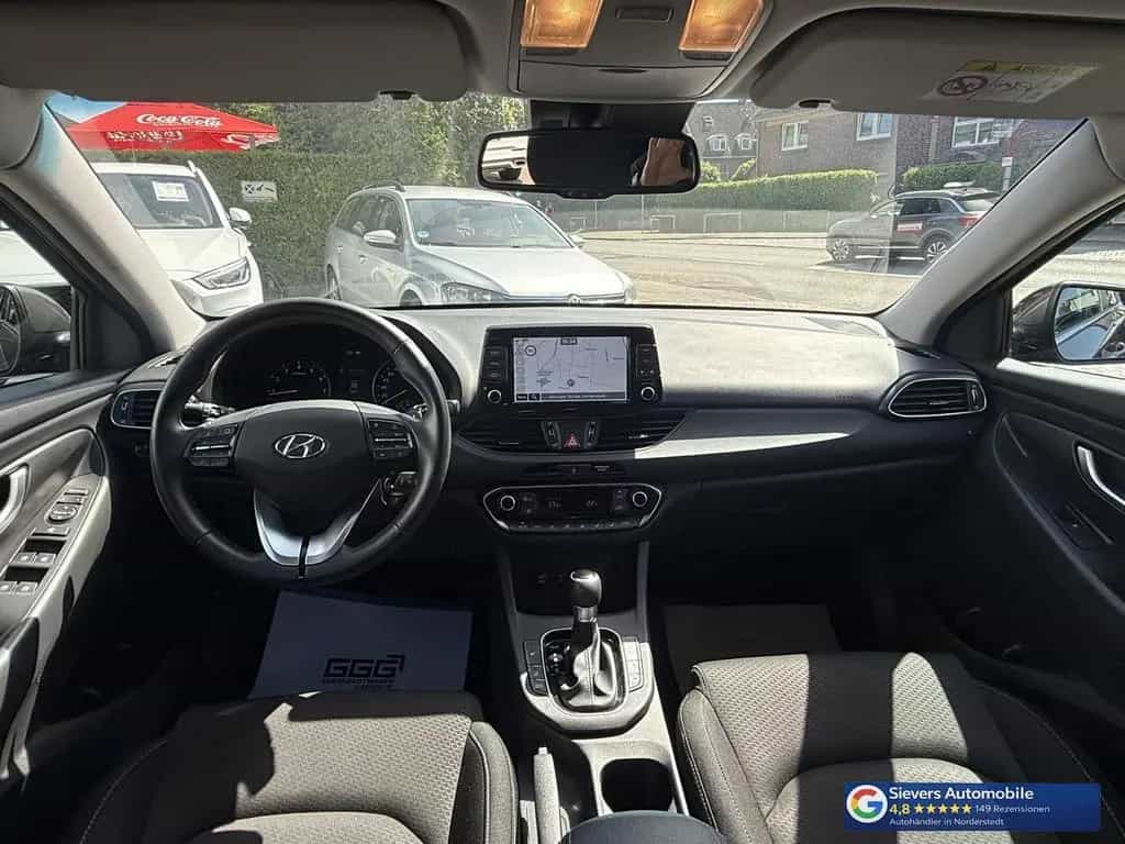 Hyundai i30 Fastback 1,4 TDGI Trend Automatik Navi Kamer 12/2019-photo-8