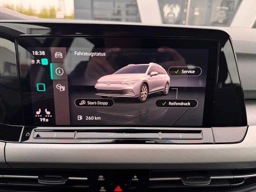 Volkswagen Golf VIII Variant Life 03/2021-photo-11