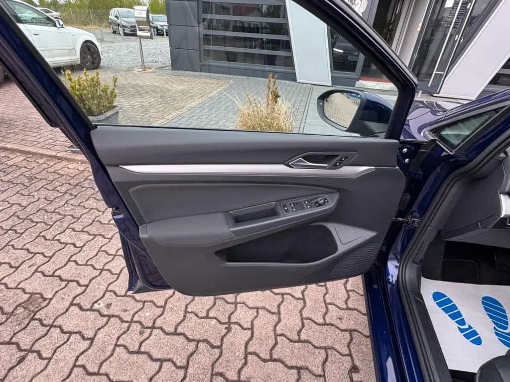 Volkswagen Golf VIII Variant Life 03/2021-photo-13