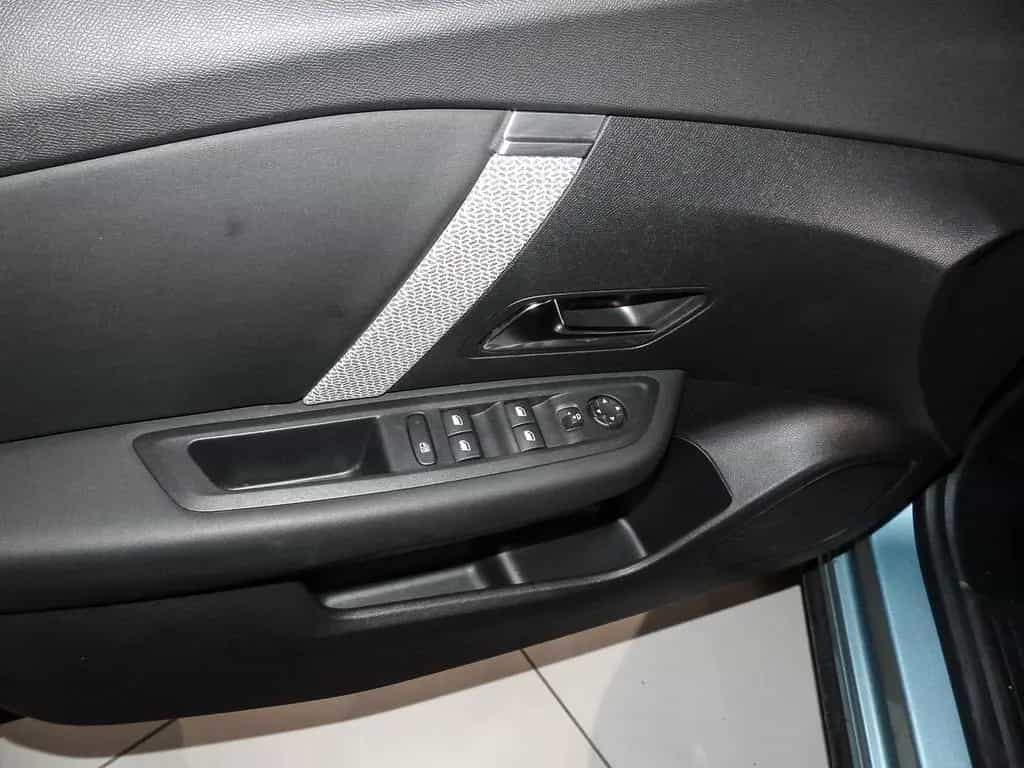Citroën C4 Max HUD Navi Digitales Cockpit LED ACC Apple 01/2024-photo-12