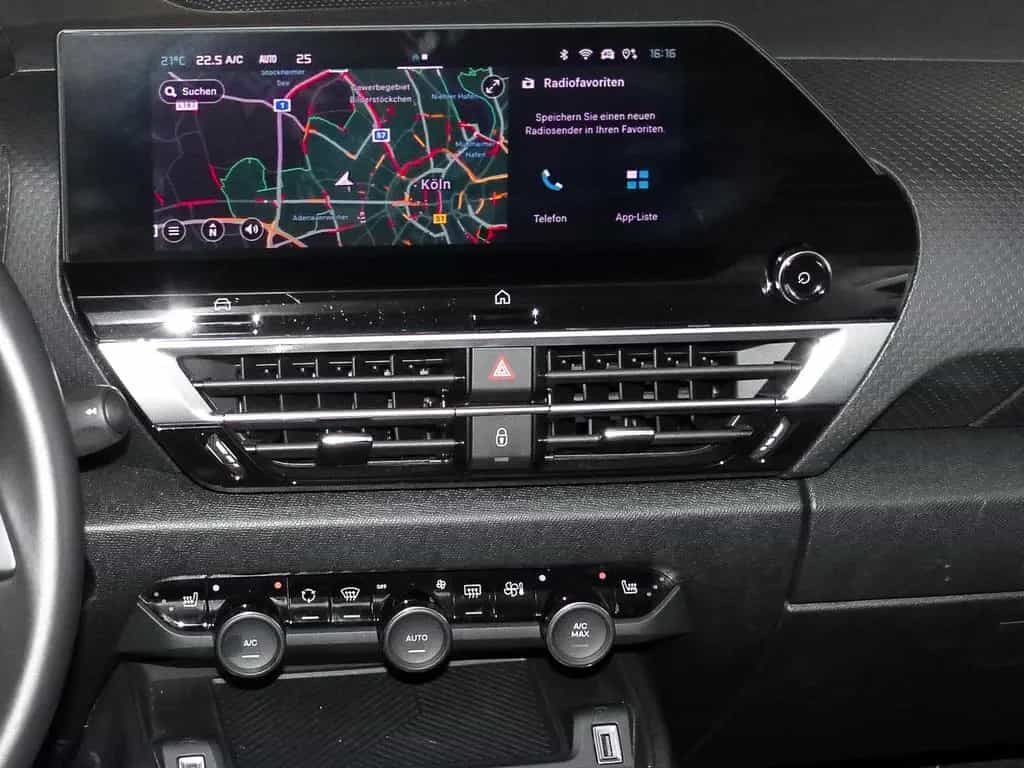 Citroën C4 Max HUD Navi Digitales Cockpit LED ACC Apple 01/2024-photo-6