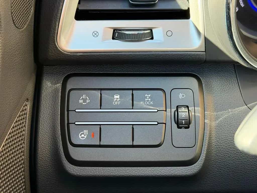 Ssangyong Tivoli 1.6 e-XDi SAPPHIRE 4WD 1.HD+VOLL+LEDER 11/2016-photo-14
