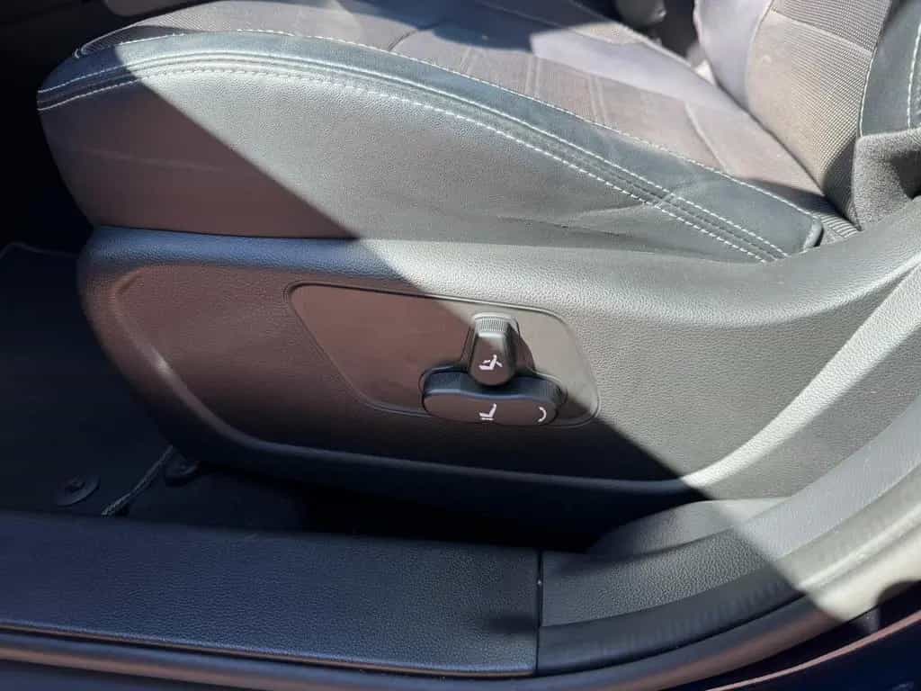 Ssangyong Tivoli 1.6 e-XDi SAPPHIRE 4WD 1.HD+VOLL+LEDER 11/2016-photo-15