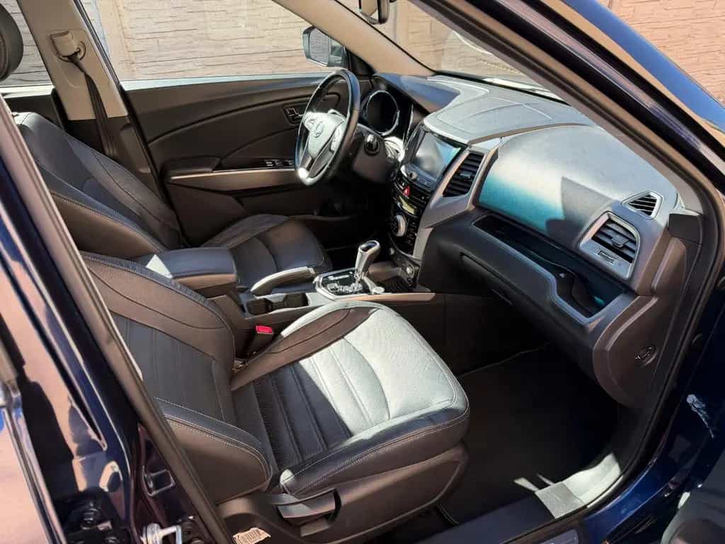 Ssangyong Tivoli 1.6 e-XDi SAPPHIRE 4WD 1.HD+VOLL+LEDER 11/2016-photo-19