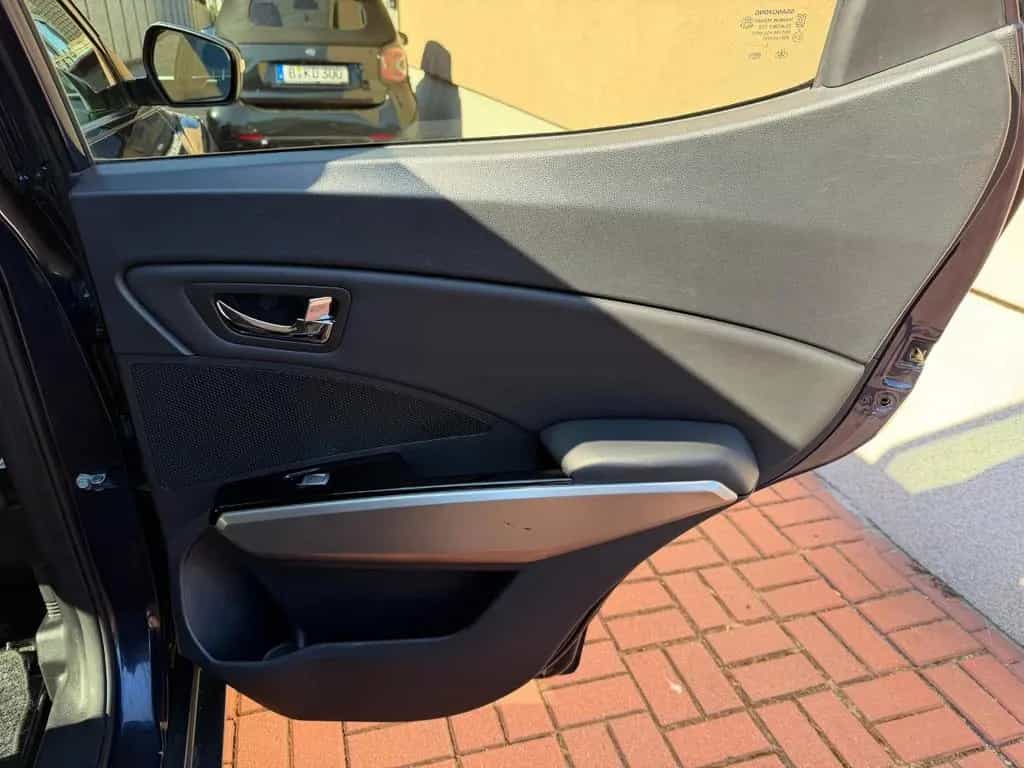 Ssangyong Tivoli 1.6 e-XDi SAPPHIRE 4WD 1.HD+VOLL+LEDER 11/2016-photo-22