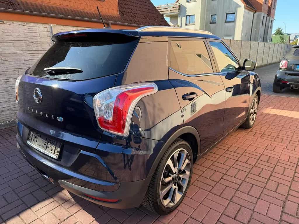 Ssangyong Tivoli 1.6 e-XDi SAPPHIRE 4WD 1.HD+VOLL+LEDER 11/2016-photo-3