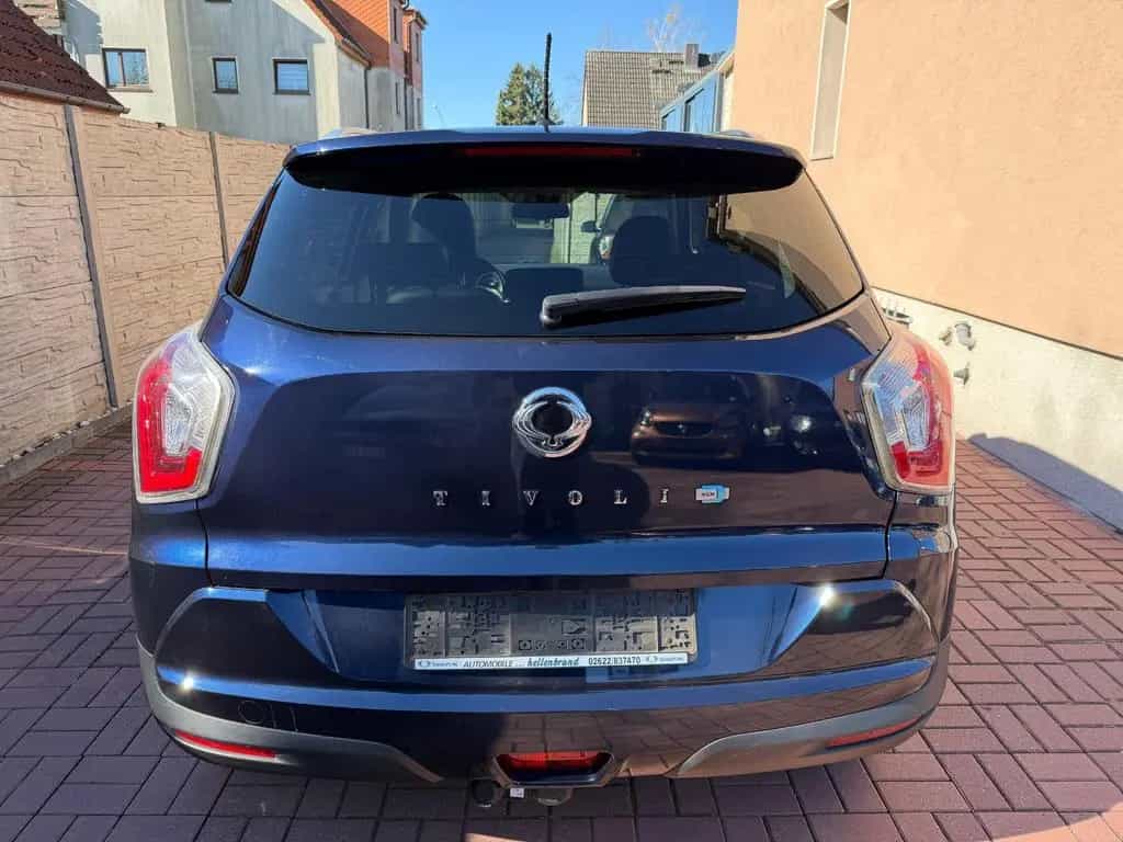 Ssangyong Tivoli 1.6 e-XDi SAPPHIRE 4WD 1.HD+VOLL+LEDER 11/2016-photo-4