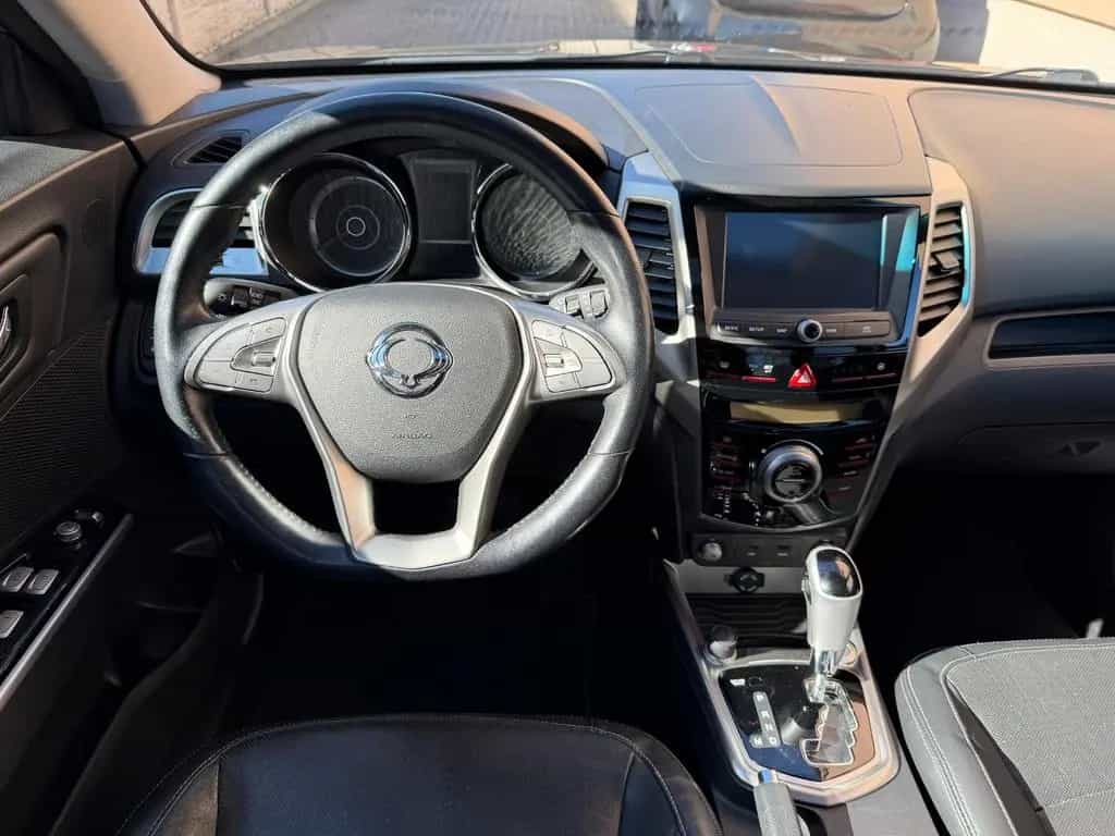 Ssangyong Tivoli 1.6 e-XDi SAPPHIRE 4WD 1.HD+VOLL+LEDER 11/2016-photo-8