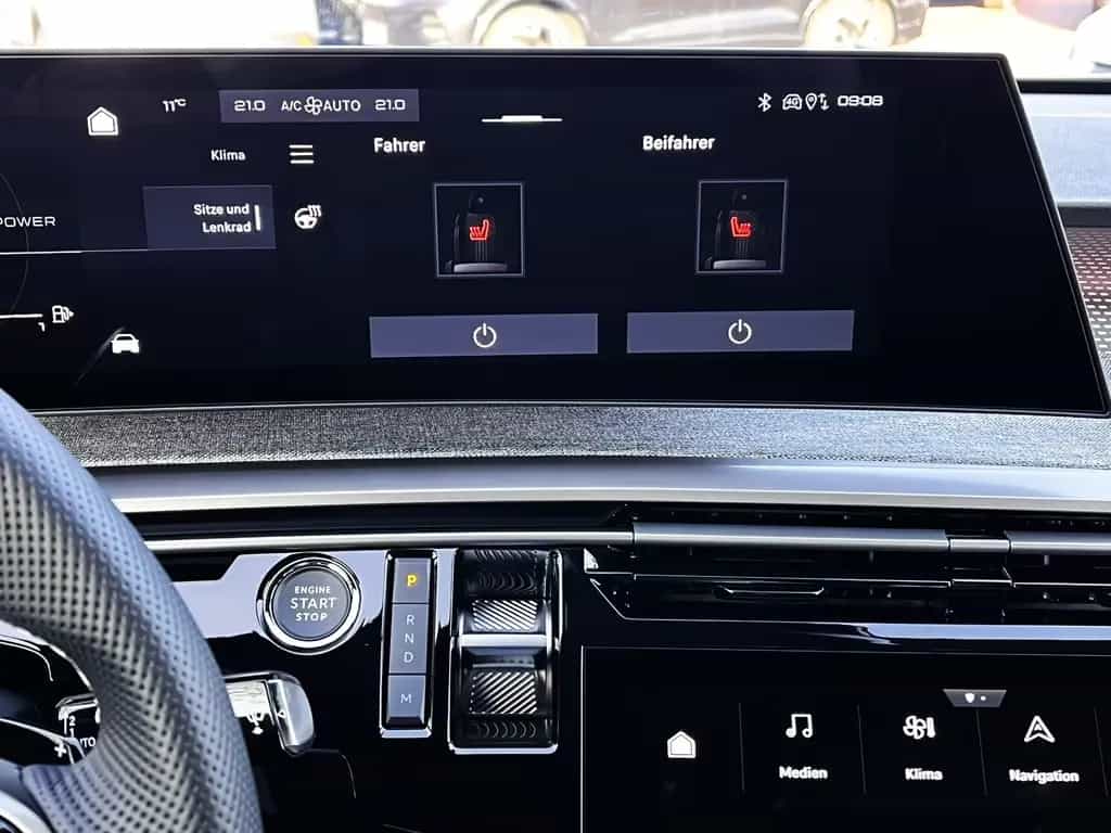 Peugeot 3008 1,2 Pure Tech GT 19" Alu AHK RFK Navi Full null-photo-21