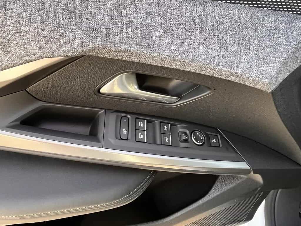 Peugeot 3008 1,2 Pure Tech GT 19" Alu AHK RFK Navi Full null-photo-6