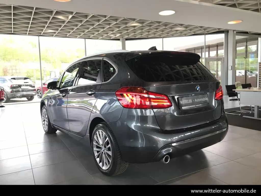 BMW 218 2er Active Tourer - 218i Luxury Line Navi/LED/PC 07/2020-photo-11