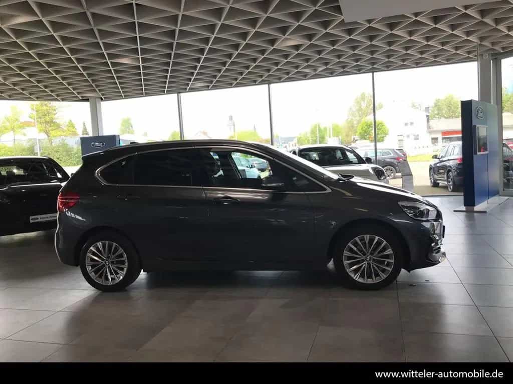 BMW 218 2er Active Tourer - 218i Luxury Line Navi/LED/PC 07/2020-photo-12