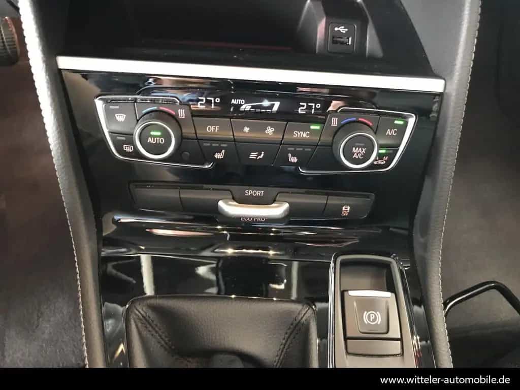 BMW 218 2er Active Tourer - 218i Luxury Line Navi/LED/PC 07/2020-photo-20