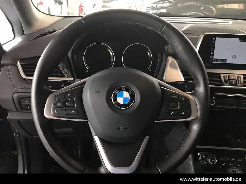 BMW 218 2er Active Tourer - 218i Luxury Line Navi/LED/PC 07/2020-photo-23