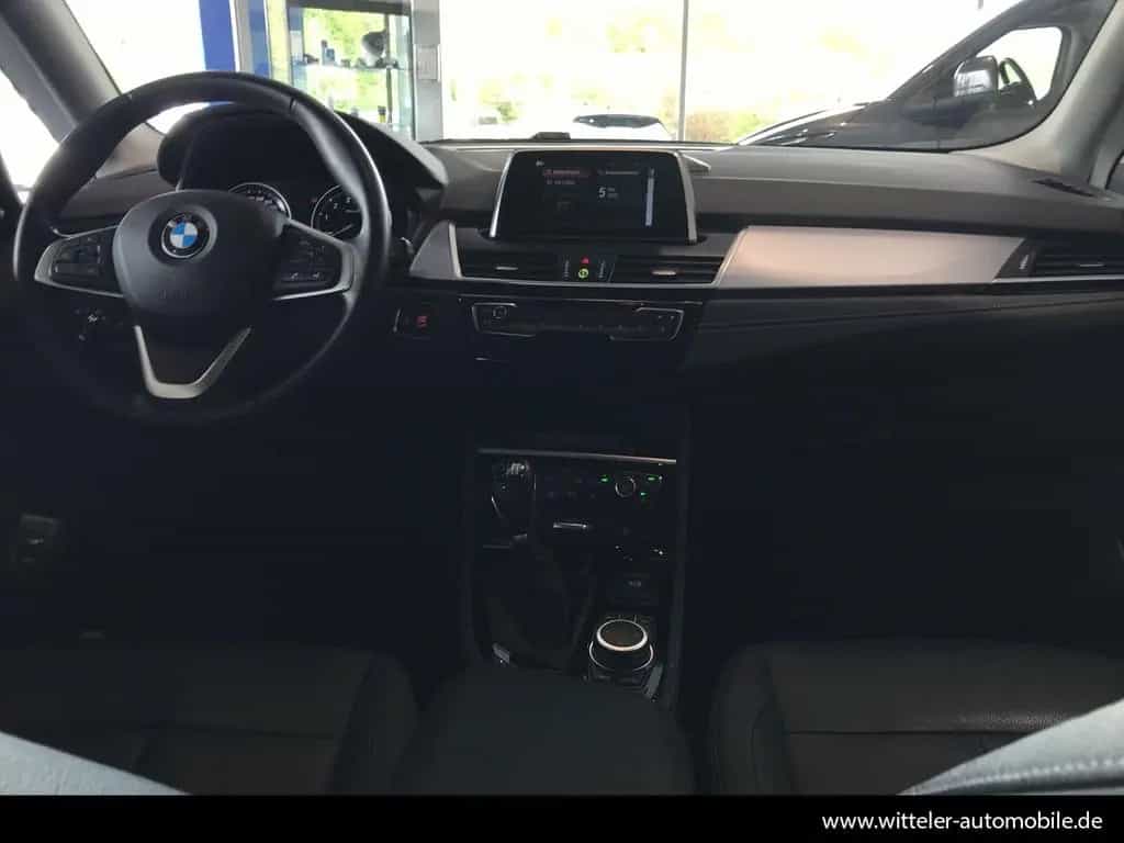 BMW 218 2er Active Tourer - 218i Luxury Line Navi/LED/PC 07/2020-photo-7