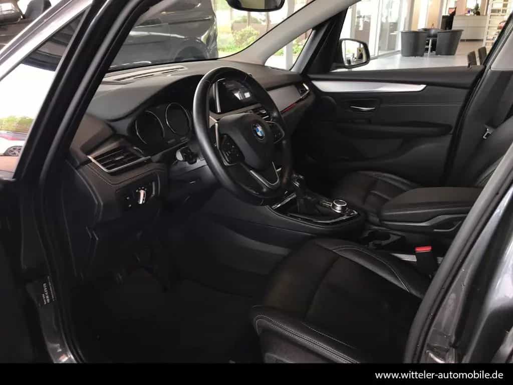 BMW 218 2er Active Tourer - 218i Luxury Line Navi/LED/PC 07/2020-photo-8