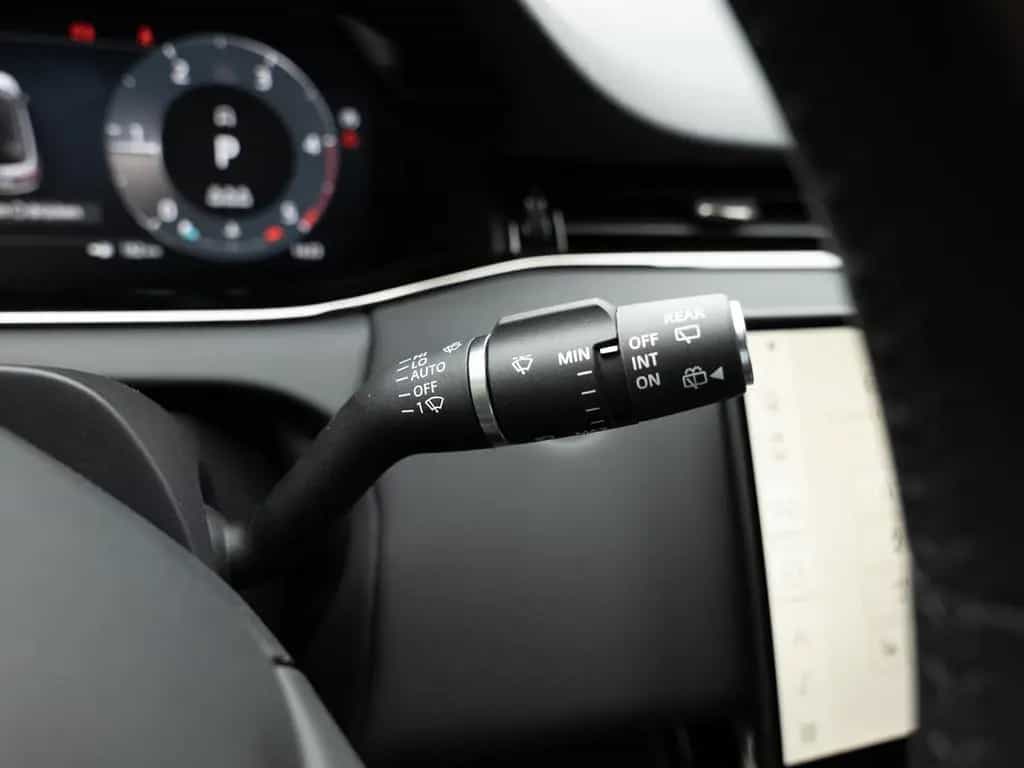 Land Rover Range Rover Evoque D200 Dynamic SE FACEL. PANO 06/2024-photo-22